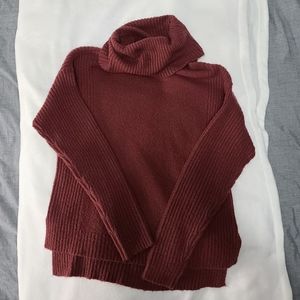 2/25$ 🛍 Turtle neck sweater
